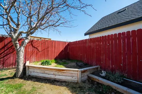 908 Green St S, Tehachapi, CA 93561 photo 31