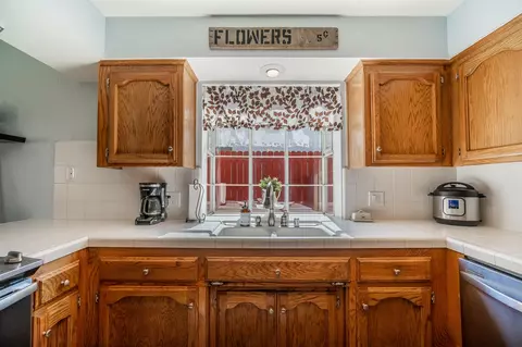 908 Green St S, Tehachapi, CA 93561 photo 16