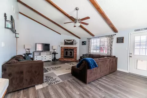 908 Green St S, Tehachapi, CA 93561 photo 8