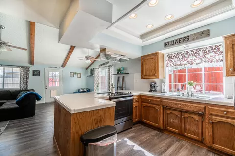 908 Green St S, Tehachapi, CA 93561 photo 15