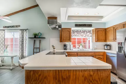 908 Green St S, Tehachapi, CA 93561 photo 14