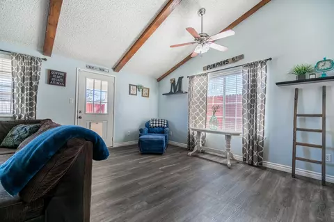908 Green St S, Tehachapi, CA 93561 photo 10