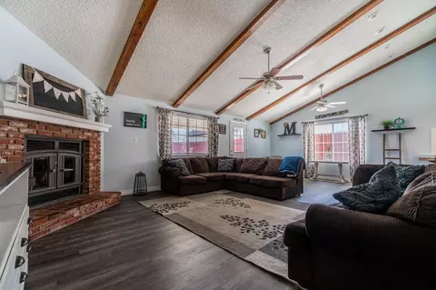 908 Green St S, Tehachapi, CA 93561 photo 7