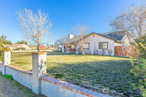 3352 Avenue H4 E, Lancaster, CA 93535 photo 1
