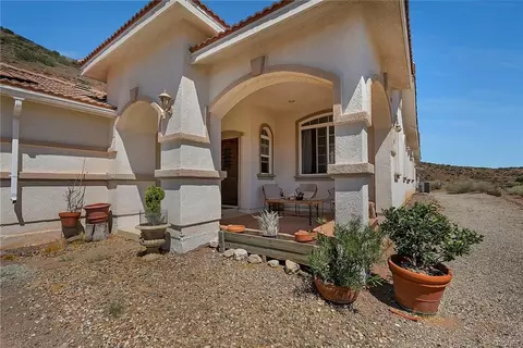 33857 Buffalo Ridge Rd, Acton, CA 93510 photo 2