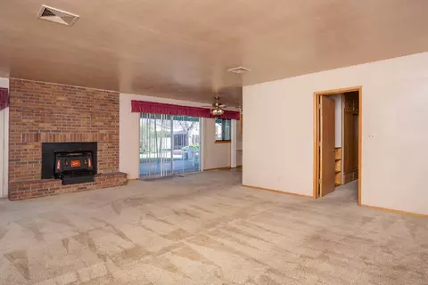 44532 E 3rd St, Lancaster, CA 93535 photo 6
