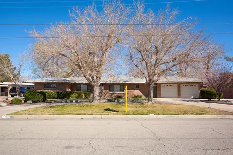 44532 E 3rd St, Lancaster, CA 93535 photo 2