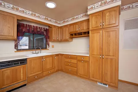 44532 E 3rd St, Lancaster, CA 93535 photo 12