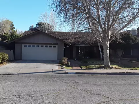 1022 E Norberry St, Lancaster, CA 93535 photo 1