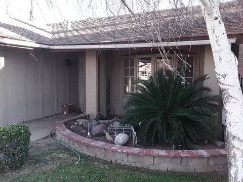 1022 E Norberry St, Lancaster, CA 93535 photo 2