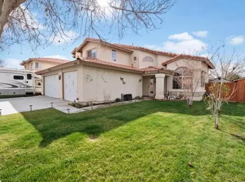 2006 Ivesbrook St E, Lancaster, CA 93535 photo 2