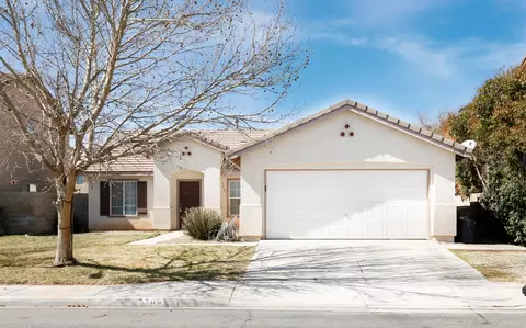 45709 Caledonia Ct, Lancaster, CA 93534 photo 1