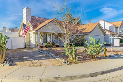 1940 Simsburry St, Palmdale, CA 93550 photo 3