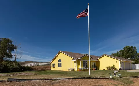 32727 Dorama Ave, Acton, CA 93510 photo 4