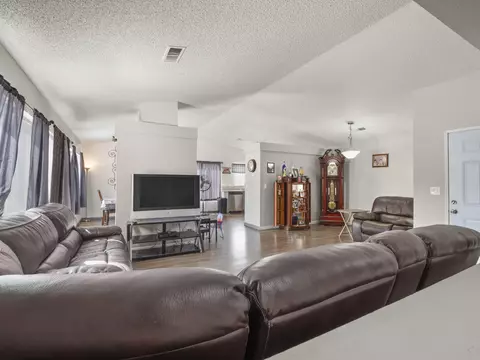 2536 Quiet Way, Lancaster, CA 93535 photo 7