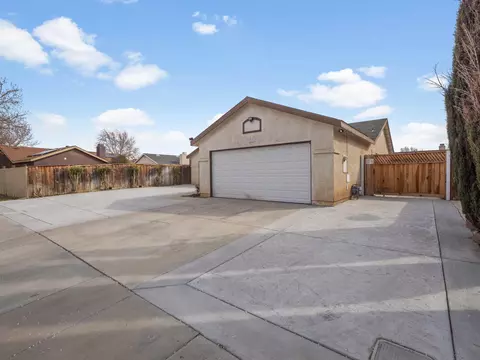 2536 Quiet Way, Lancaster, CA 93535 photo 22