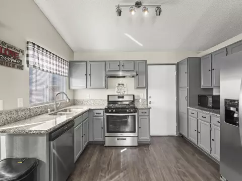 2536 Quiet Way, Lancaster, CA 93535 photo 4