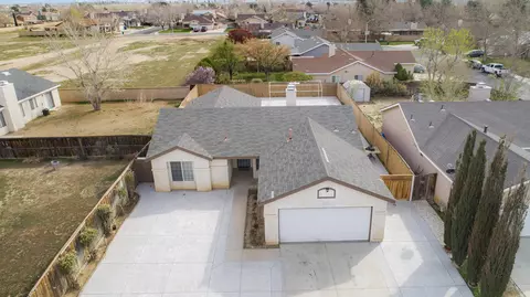 2536 Quiet Way, Lancaster, CA 93535 photo 2