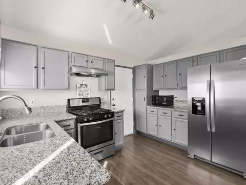 2536 Quiet Way, Lancaster, CA 93535 photo 3