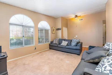 43917 Comstock Ave, Lancaster, CA 93535 photo 8