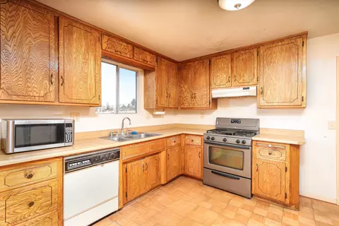 21265 Fort Tejon Rd, Llano, CA 93544 photo 12
