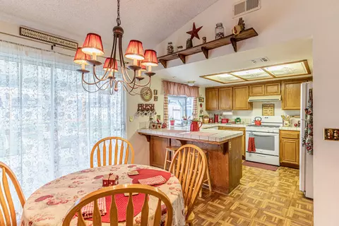 726 Trixis Ave, Lancaster, CA 93534 photo 6