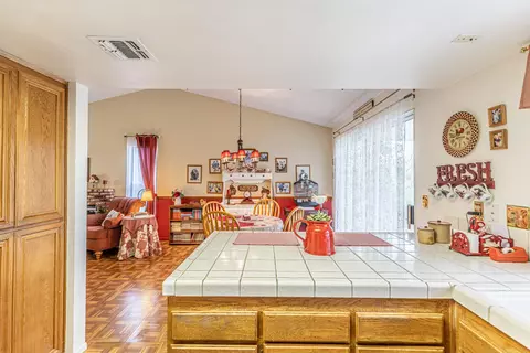 726 Trixis Ave, Lancaster, CA 93534 photo 9