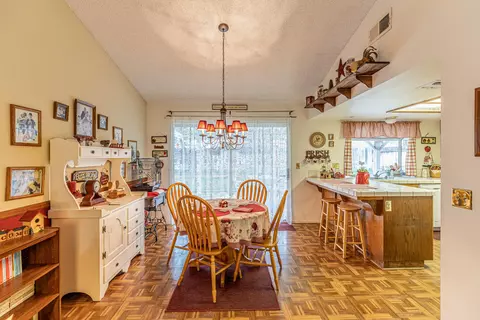 726 Trixis Ave, Lancaster, CA 93534 photo 5