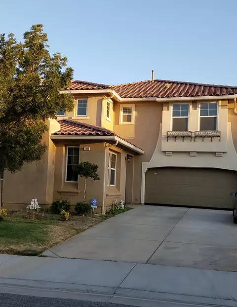 2830 Similax Ct, Palmdale, CA 93551 photo 2