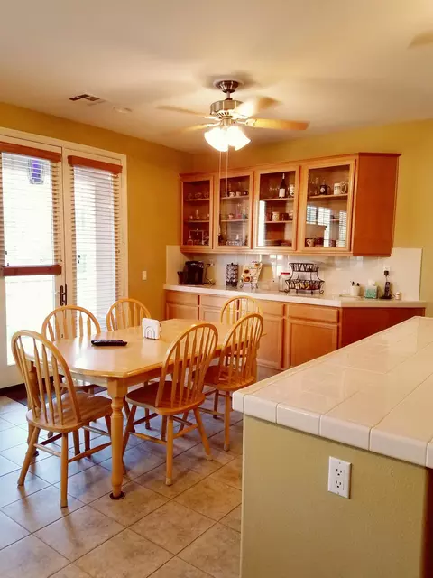 2830 Similax Ct, Palmdale, CA 93551 photo 4