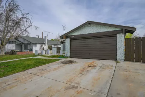 44756 E 12th St, Lancaster, CA 93535 photo 2