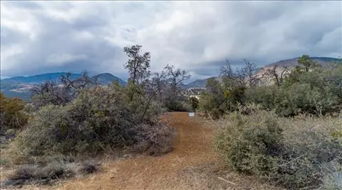 25501 Stable St, Tehachapi, CA 93561 photo 4