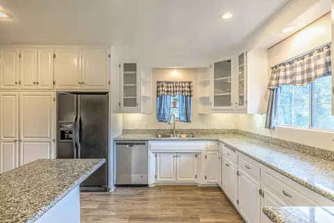 10504 Pinyon Ave, Tujunga, CA 91042 photo 8