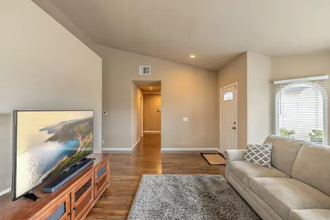 2647 E Kettering St, Lancaster, CA 93535 photo 3