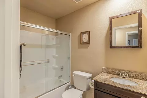 2647 E Kettering St, Lancaster, CA 93535 photo 18