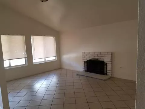 44123 Raysack Ave, Lancaster, CA 93535 photo 3