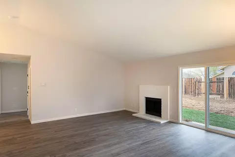 811 Jason Ct, Lancaster, CA 93534 photo 6