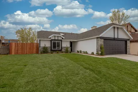 811 Jason Ct, Lancaster, CA 93534 photo 2