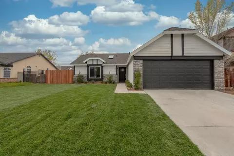 811 Jason Ct, Lancaster, CA 93534 photo 1