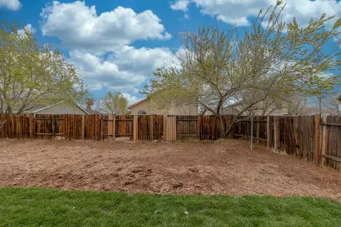 811 Jason Ct, Lancaster, CA 93534 photo 19