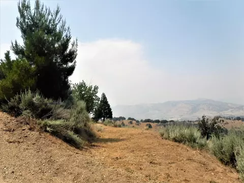 18165 Alps Dr, Tehachapi, CA 93561 photo 2