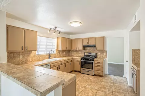43310 Denmore Ave, Lancaster, CA 93535 photo 9
