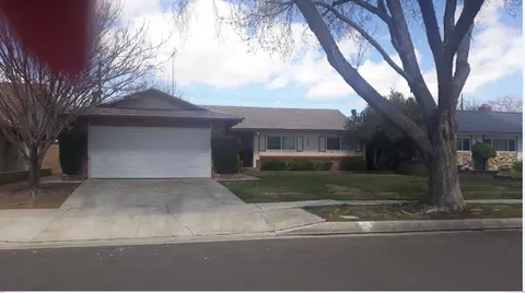 525 W Ave J 10, Lancaster, CA 93534 photo 2