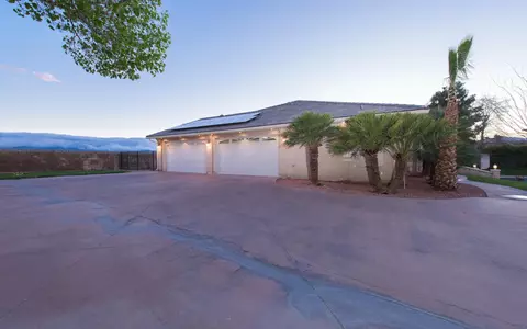 2244 Westfield Ct, Lancaster, CA 93536 photo 4