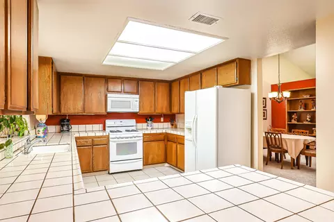 1246 Chagal Ave, Lancaster, CA 93535 photo 7