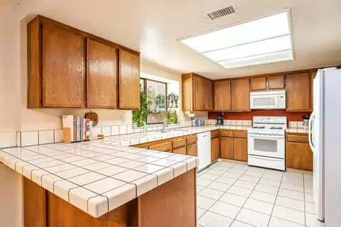 1246 Chagal Ave, Lancaster, CA 93535 photo 8