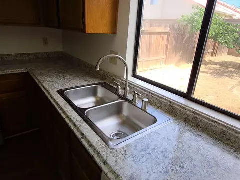 1610 E Norberry St, Lancaster, CA 93535 photo 9