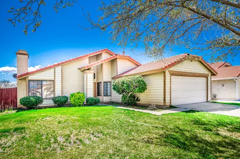 1610 E Norberry St, Lancaster, CA 93535 photo 3