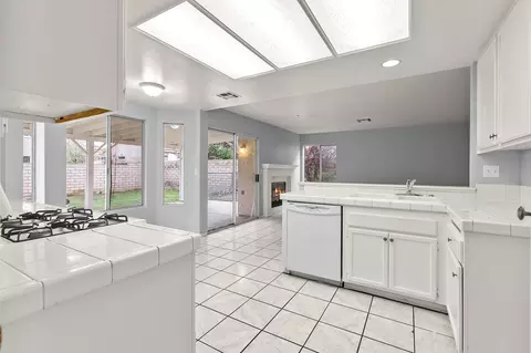 36850 35th St E, Palmdale, CA 93550 photo 6