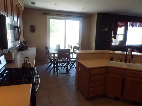38156 Aidea St, Palmdale, CA 93552 photo 4
